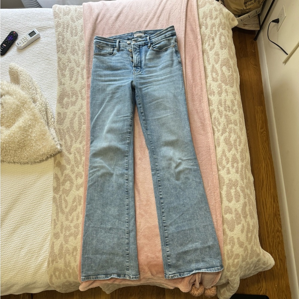 GOOD AMERICAN GOOD CLASSIC SLIM BOOTCUT SUPER COMPRESSION JEANS - Picture 6 of 13